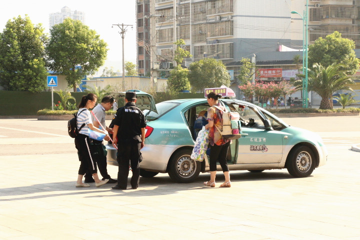 说明: https://www.cqzhxy.cn/SITE_ATTACHE/127_0_0_1/2019-01-22/1901222345307157.jpg