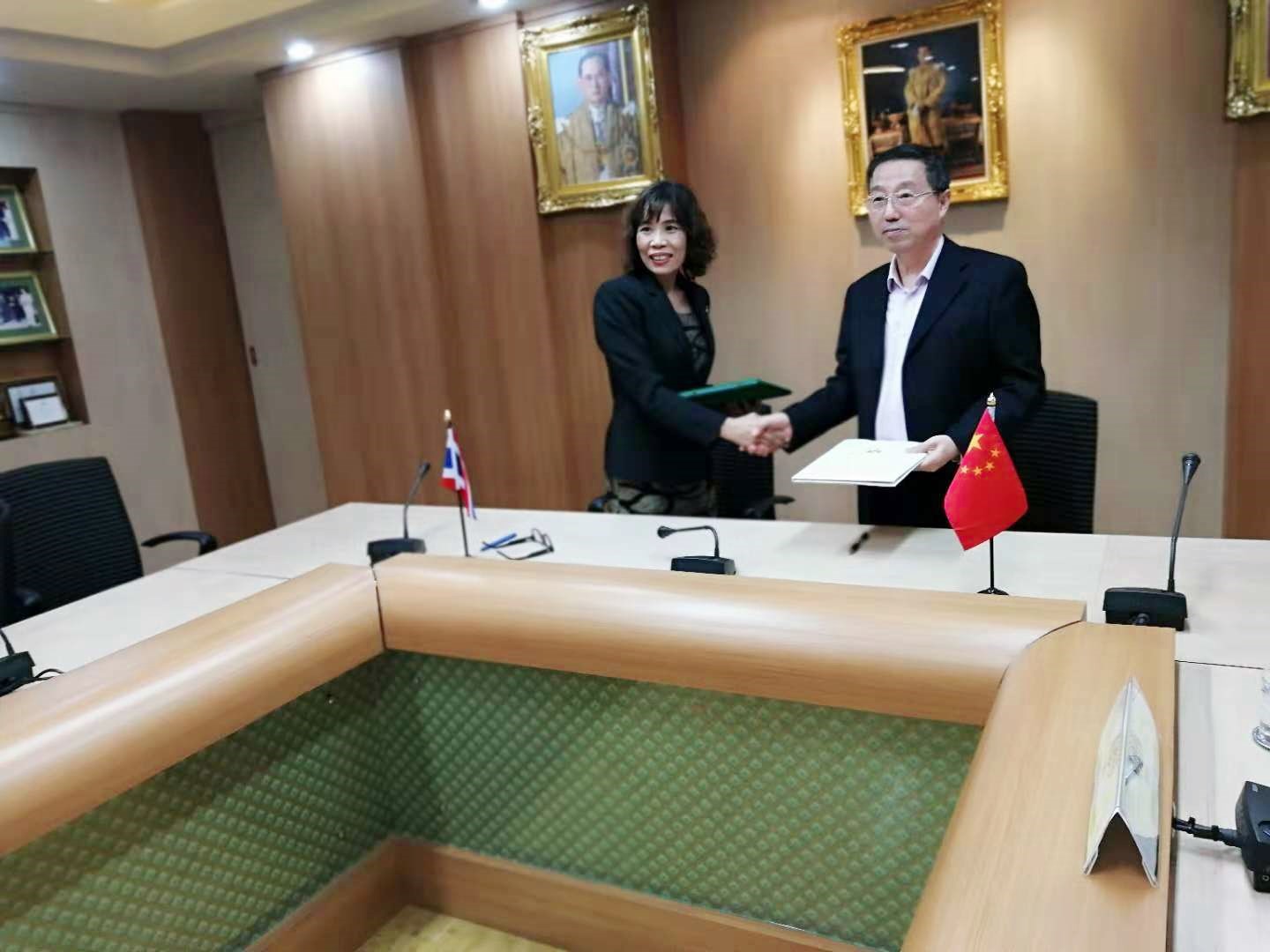 说明: IMG_9785_副本.jpg