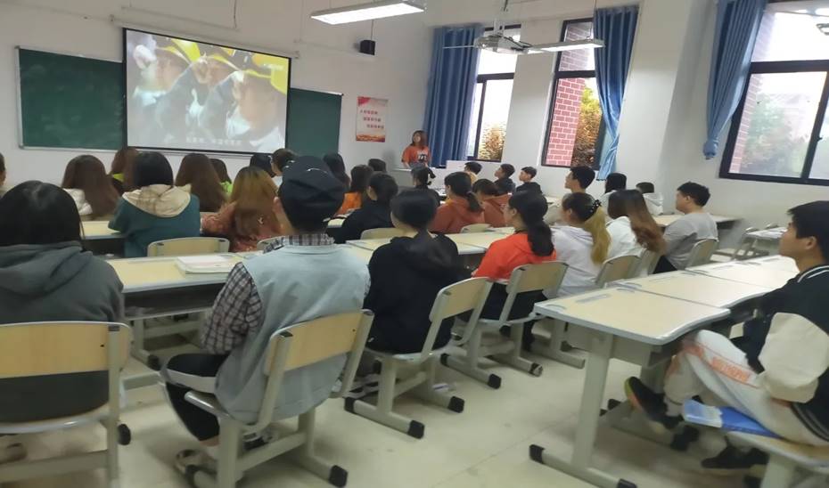 说明: https://jg.cqzhxy.cn/SITE_ATTACHE/jg_cqzhxy_cn/2022-11-10/upload/image/20221110/1668067072301039182.png