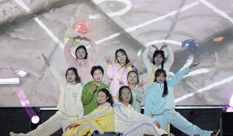 ˵: https://www.cqzhxy.cn/SITE_ATTACHE/www_cqzhxy_cn/2024-12-27/upload/image/20241227/1735295916985026505.jpg