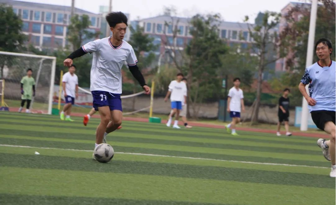 说明: 1701389664614055376.png