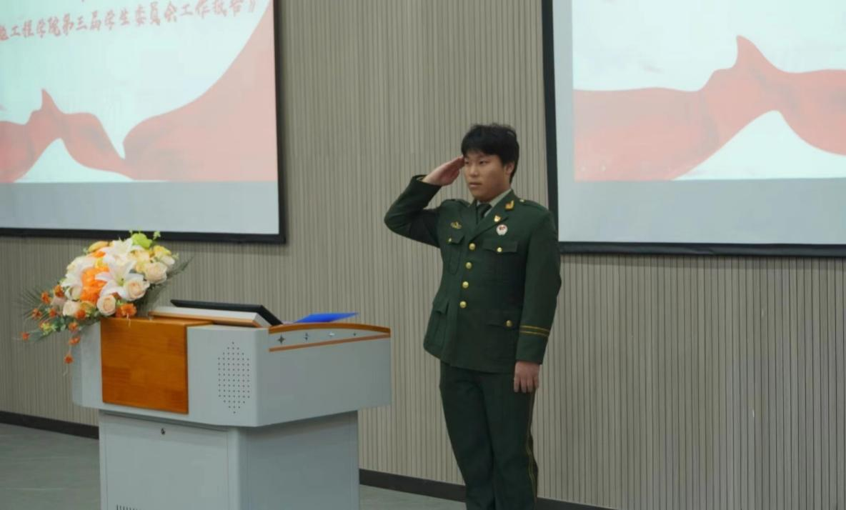 说明: 1703210782309064945.png