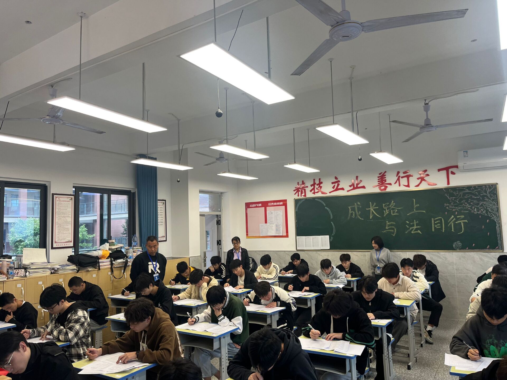 说明: 1731546042109057037.jpg