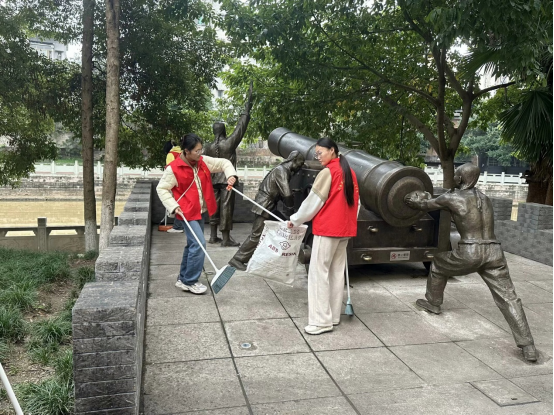 说明: 1733206806863084282.png