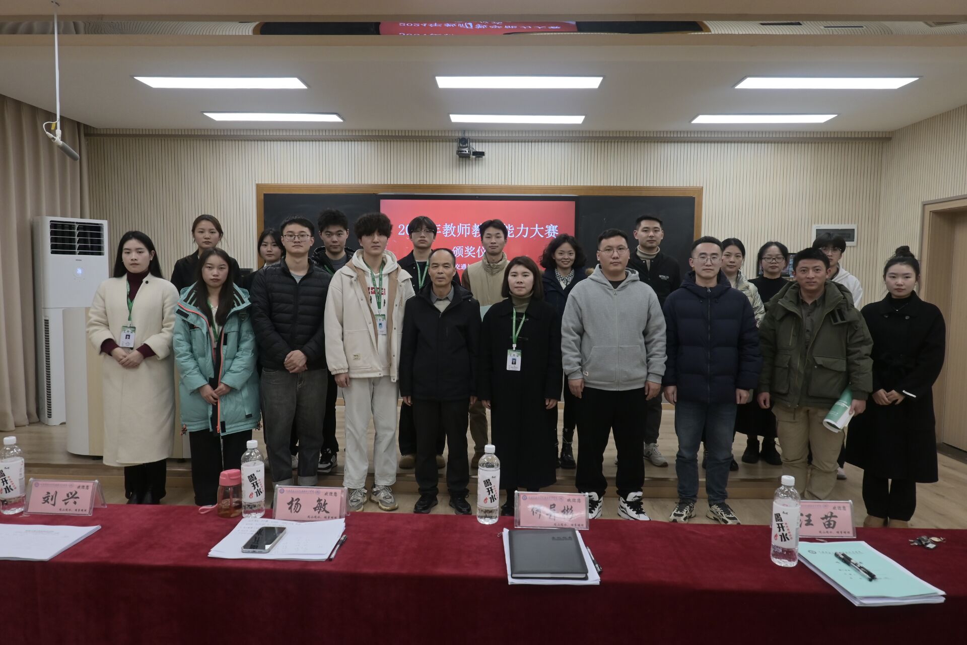 说明: 1734490566893029247.jpg